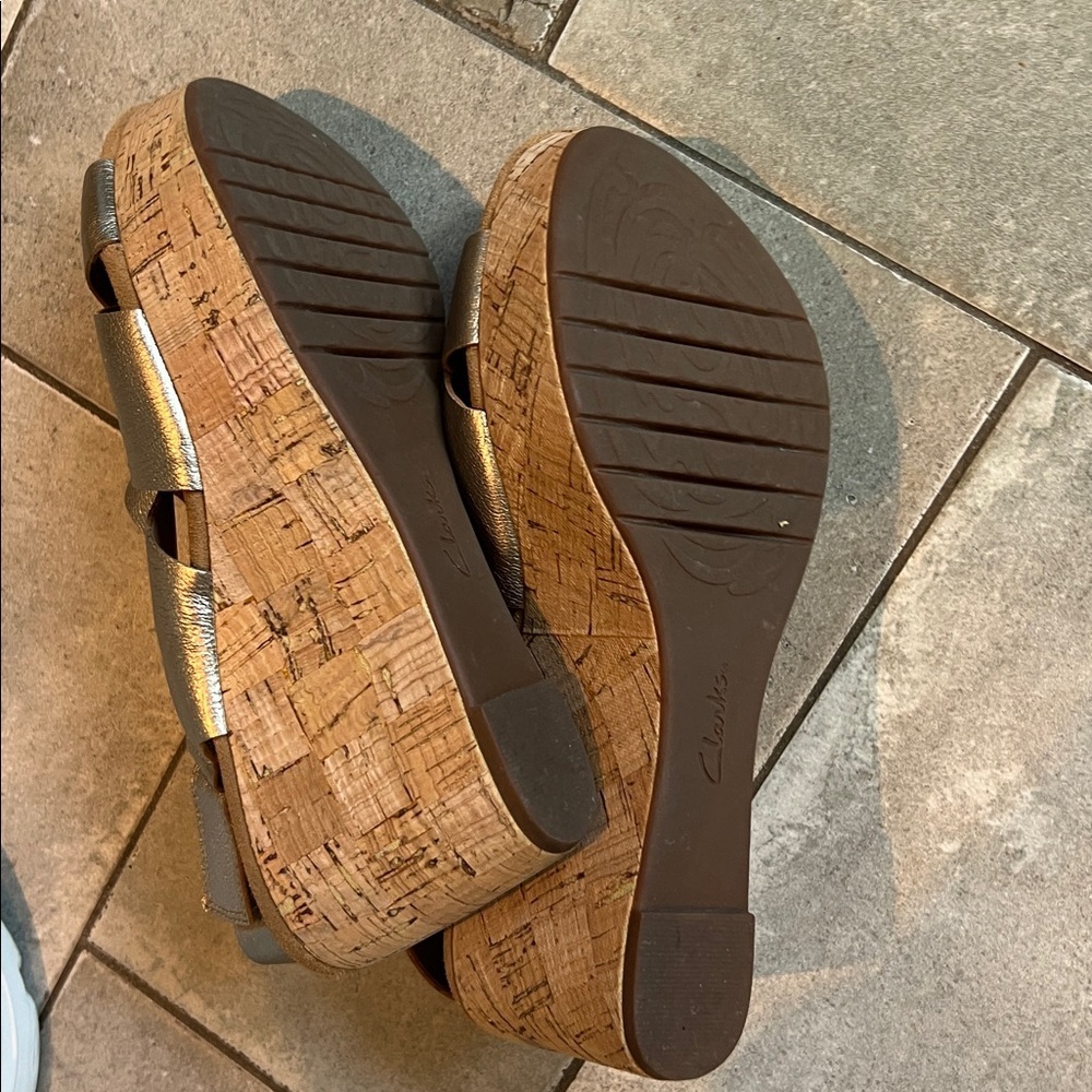 Clarks Women's Metallic Sandals - Picture 3 of 3